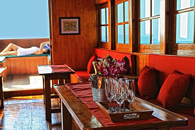 Red Baron Chinese Sailboat Tour from Koh Samui - Food and drinks: buffet lunch and barbecue on the water