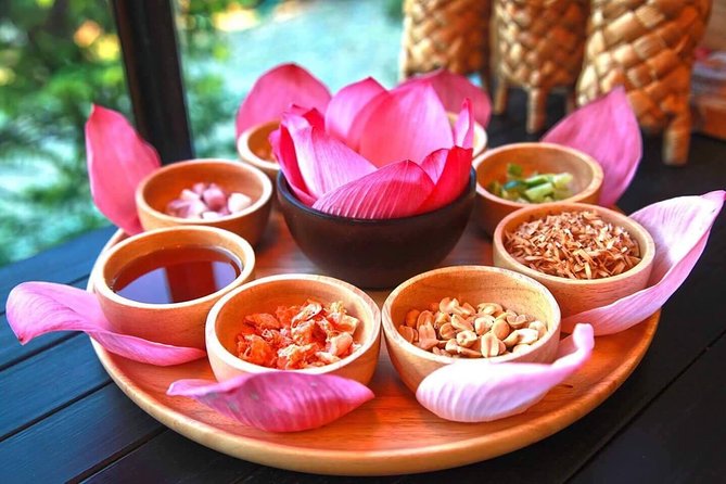 Red Lotus garden market with Thai culture halfday tour - Wooden long-tail boat ride: the heart of the tour