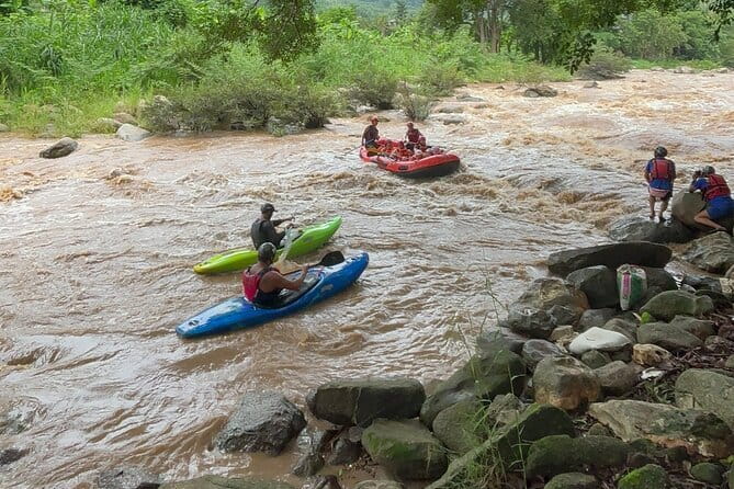 Safety whitewater rafting in Chiangmai by Khampan Rafting - Grade 2–4 Maetaeng River Rapids: Good for First-Timers and Kids