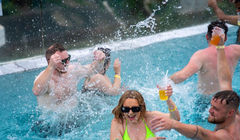 Sailaway Pool Party Phuket - Timing That Lets You Party Without Losing the Entire Night (5 PM–10 PM)