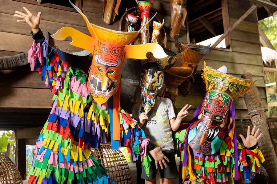 Siam Niramit Phuket Show Ticket with Dinner & Transfers - Dinner Buffet: Thai-Western Options, Plus How to Eat Smart