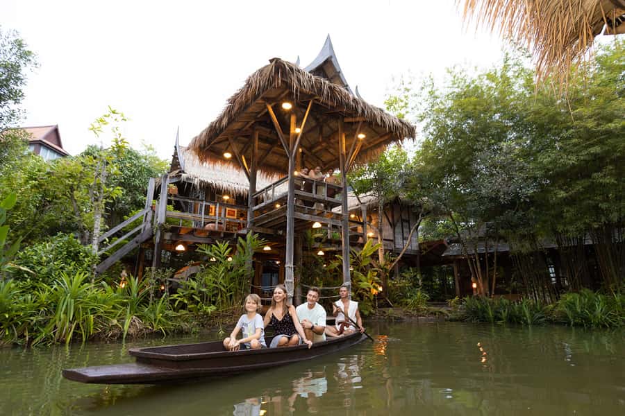 Siam Niramit Phuket Show Ticket with Dinner & Transfers - Pre-Show Entertainment and Costume Photo Moments: Plan for Heat and Timing