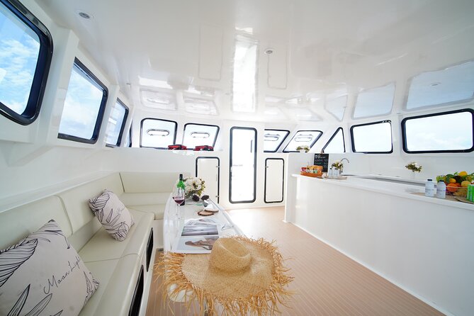Similan Islands Luxury Catamaran Day Tour (Phuket / Khao Lak) - The onboard photographer: useful help, not an all-day distraction