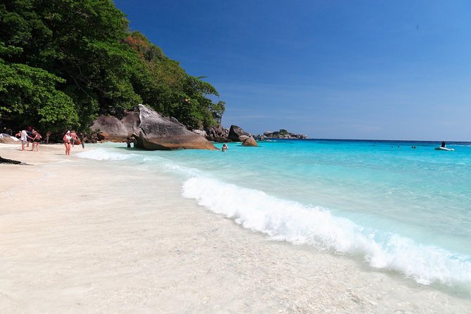 Similan Islands Snorkel Tour by Fantastic Similan Travel from Phuket - The early transfer from Phuket: get ready for the road-to-reef rhythm