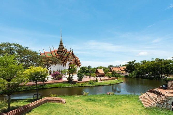 Sirocco: A Rooftop Culinary Journey at Lebua - Dress Code in Bangkok: Plan Ahead or You’ll Feel It