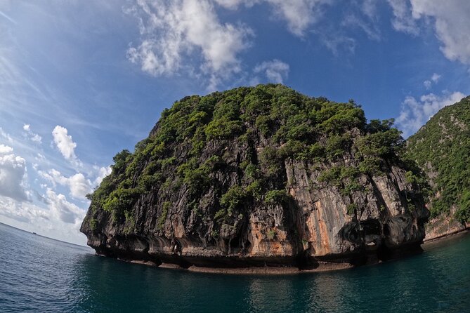 Small Group Phi Phi Islands Sunrise Tour with Seaview Lunch - Stop 4: Phi Phi Holiday Resort seaview buffet lunch on Phi Phi Don