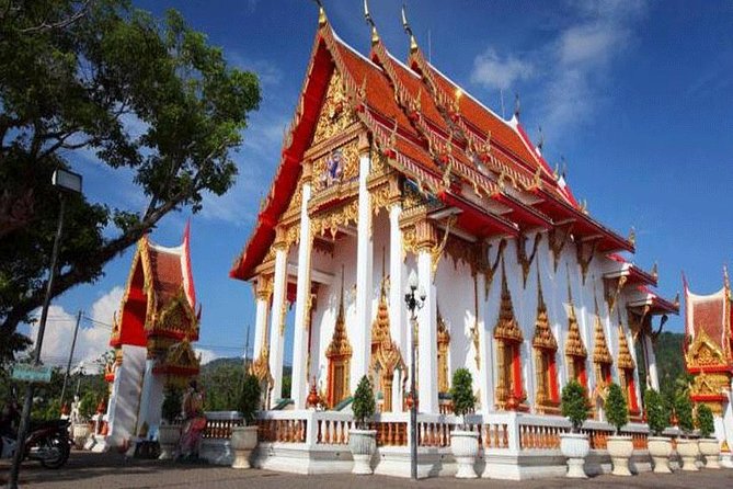 Small Group Phuket Sightseeing and City Tour - Lunch: included, but aim for “good and convenient”