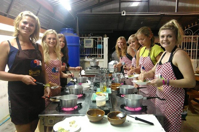 Small-Group Smart Thai Cooking Class in Krabi - Instructors and the Pace: Efficient, Funny, and English-Friendly