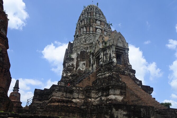 Small Group Tour to Ayutthaya Temples from Bangkok with Lunch - Lunch at a local restaurant: filling, but plan for crowds
