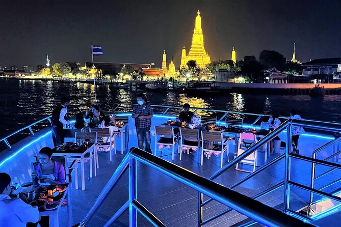 Smile Dinner Cruise Experience: Dining & Live Entertainment - The show on board: cabaret, traditional Thai dance, and the pacing