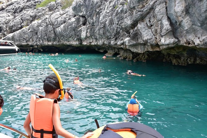 Snorkel and Kayak Tour to Angthong Marine Park by Speedboat from Koh Samui - Snorkeling in Mu Ko Ang Thong: reef time with real expectations