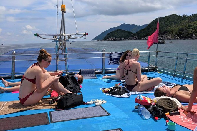 Snorkel Tour to Koh Nangyuan and the hidden bays of Koh Tao onboard the Oxygen - Morning or afternoon departure: timing that changes the feel of the day