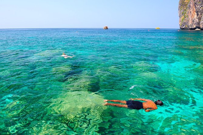 Snorkel Tour to Phi Phi Islands by Speed Boat from Koh Lanta - Speedboat Day Trips: The Koh Lanta to Phi Phi Route in Real Time