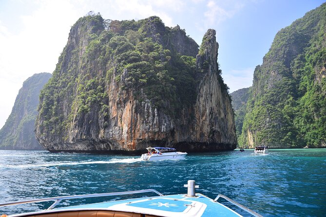 Snorkeling to Phi Phi Islands by Speedboat from Koh Lanta - Food, water, and why the lunch setup is more than a perk
