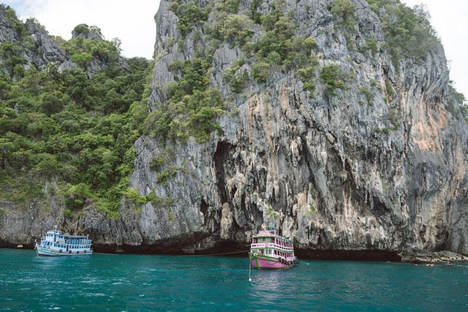 Snorkeling Tour to 4 Islands(Emerald Cave) From Koh Lanta by Speedboat - Lunch on board: the meal you’ll actually appreciate