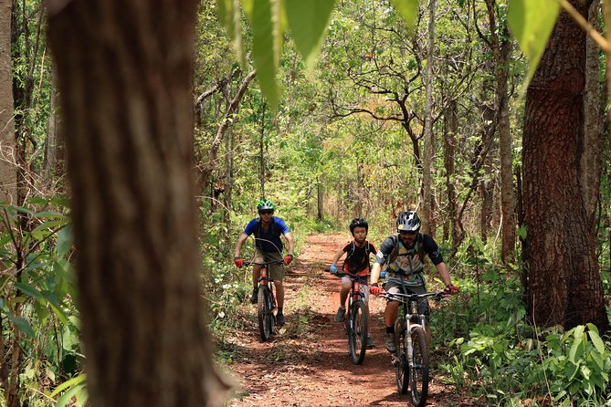 Sticky Waterfall Cycling Tour - Bua Thong Sticky Waterfall (Nam Phu Chet Si): the highlight stop with only 45 minutes
