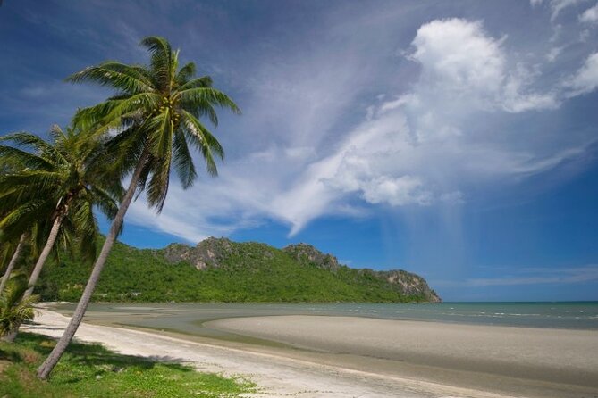 Stunning Ao Manao Bay & Prachuabkirikhan Private Guided Tour of Hua Hin - Key Things You’ll Notice on This Private Hua Hin Tour