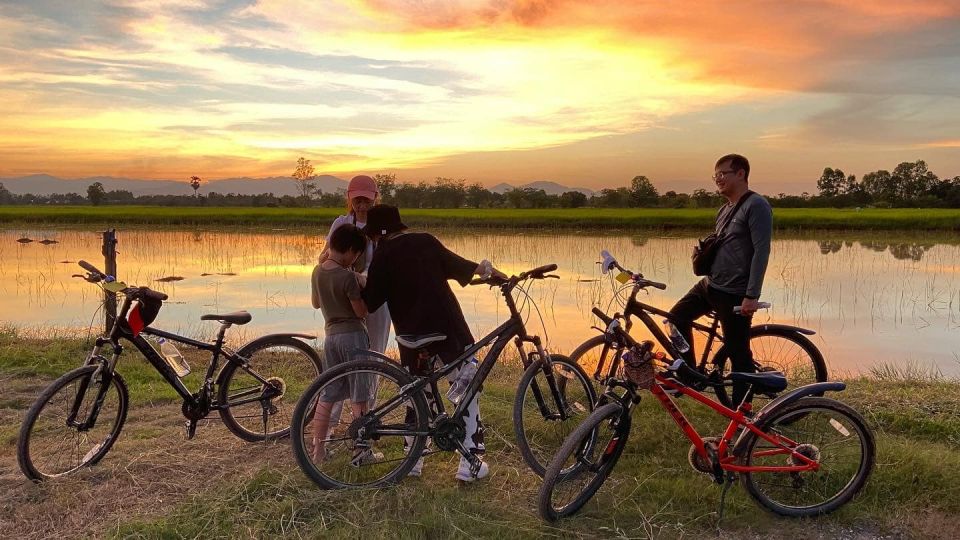Sukhothai: 2.5-Hours Guided Countryside Sunset Bike Tour - Who Should Book This Sunset Bike Ride