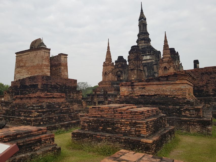 Sukhothai: Full-Day Historical Park Cycling Tour with Lunch - Bikes, pacing, and comfort: how to make the 7 hours work