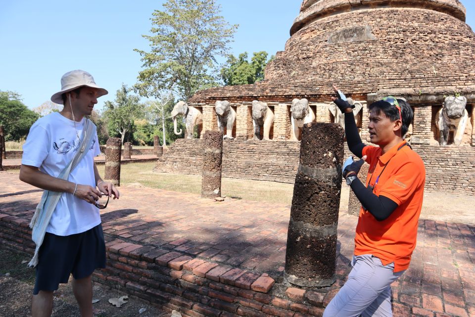 Sukhothai: Historical Park & Countryside Cycling Tour - The dirt road through rice paddies and views of Kao Laung Mountain