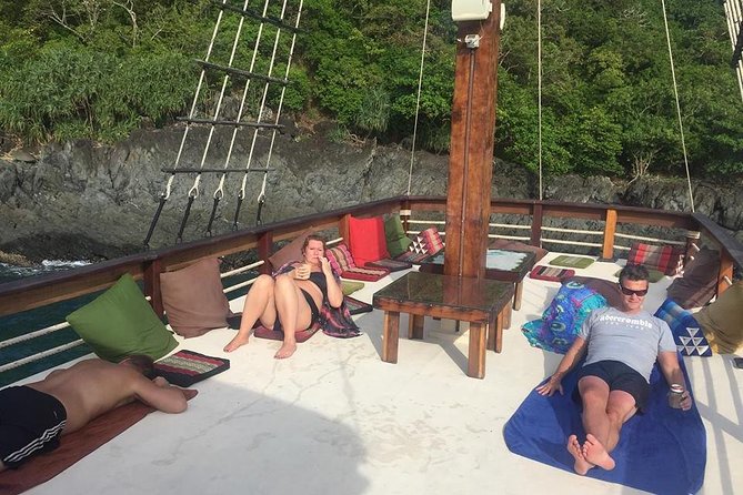Sun & Sunset Dinner Cruise - Combine the best of both worlds - Dinner details: what that Thai buffet looks like in practice