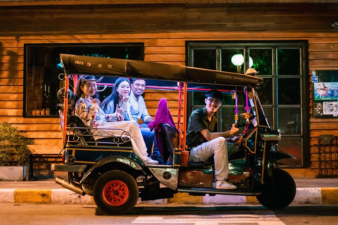 Sunlight or Moonlight: Chiang Mai City Tuk Tuk Tour - Stop 2: Wat Sri Suphan (the Silver Temple) and what to watch for