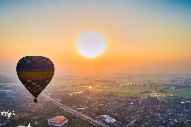 Sunrise Hot Air Balloon Adventure in Chiang Mai - Group size, comfort, and who this suits best