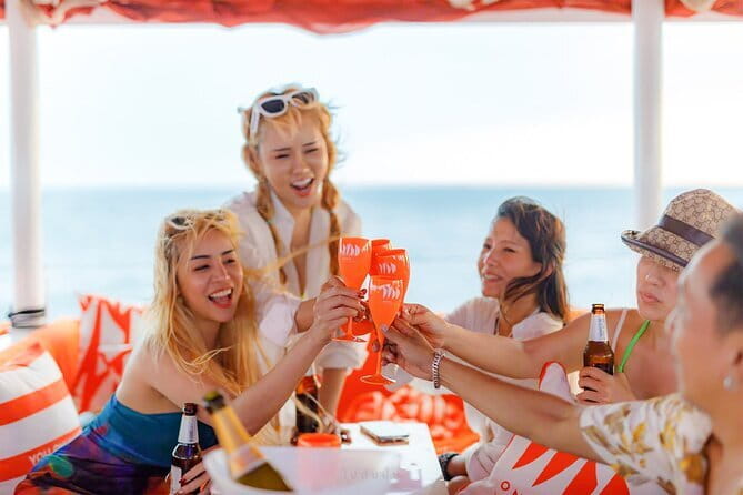 Sunset Party with Island Hopping by Catamaran from Pattaya - A catamaran day that turns into a sunset party