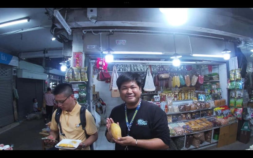 Taste of Chiang Mai: Michelin Guide & Street Food Tour - Warorot Market (Kad Luang): where lunch turns into a food lesson