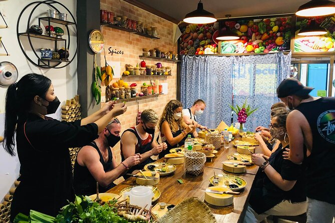 Thai cooking class experience in Bangkok with Tingly Thai cooking school - Inside the kitchen: how instructions are delivered