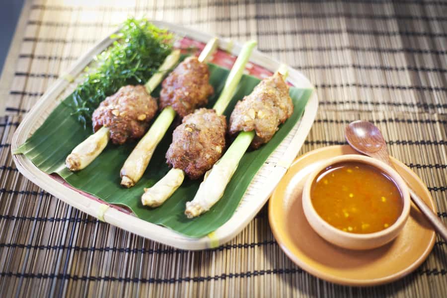 Thai cooking class &Market tour by Amazon Prime Series Chef. - Curry paste from scratch: the technique that changes everything
