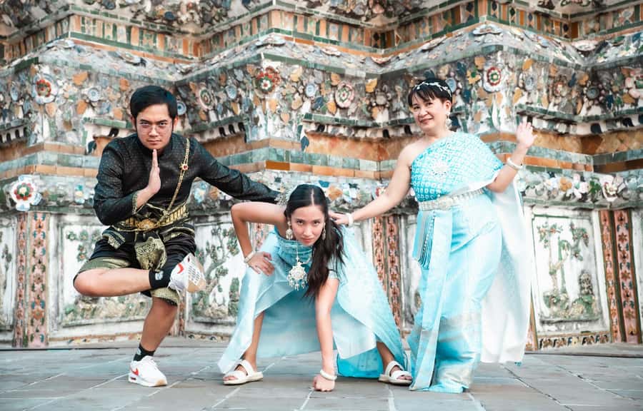Thai Costume Photographer at Wat Arun/Pho in Bangkok - Wat Arun Photoshoot (About an Hour): River Views and Temple Texture