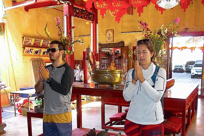 Thai Culture and Local Life 4- Hour Bangkok Bike Tour - Stop-by-Stop: Horseshoe Shrine, Chinatown, Flowers, and Temples