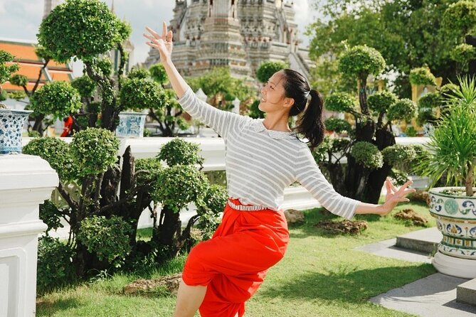 Thai Dance Class at Wat Arun - The Class Flow: From Body Positions to Three-Song Performance
