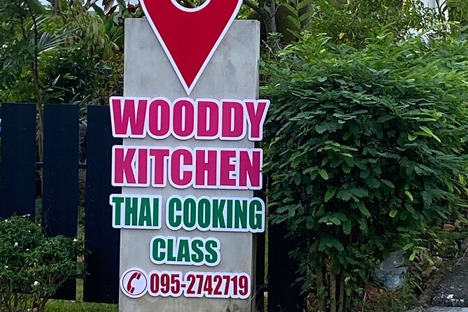 Thai Food experince cook & Eat 2 famouse Thai dishes - Weather note: plan for a flexible Phuket morning