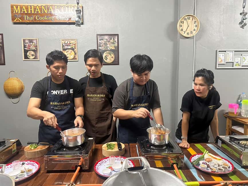 Thai Spices Hands On by Mahanakorn Thai Cooking class - Learning to recreate Thai flavors at home (with a cookbook and photos)