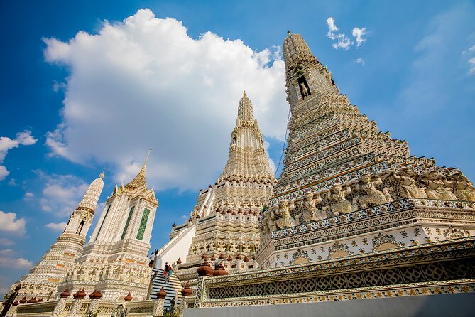 The Best Bangkok Temples - Wat Pho reclining Buddha: your first big wow