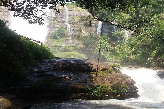 The Best One Day Trip Of Doi Inthanon National Park - Stop 4: Wat Phrathat Doi Kham for the sacred finish