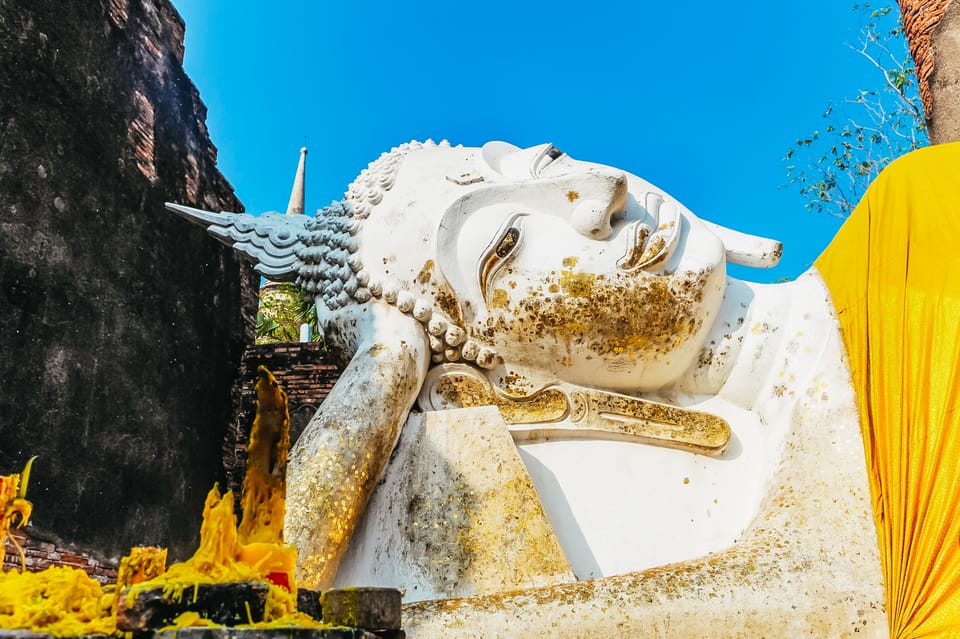 The Old Siam: Ayutthaya Temples Small Group Tour with Lunch - Wat Lokayasutha: the giant reclining Buddha that’s hard to miss