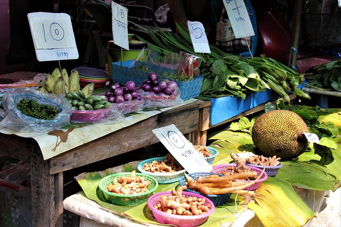 The Original Bicycle Tour in the Green Jungle of Bangkok - Stop 1 at Wat Khlong Toei Nok: free entry and a quick river hop