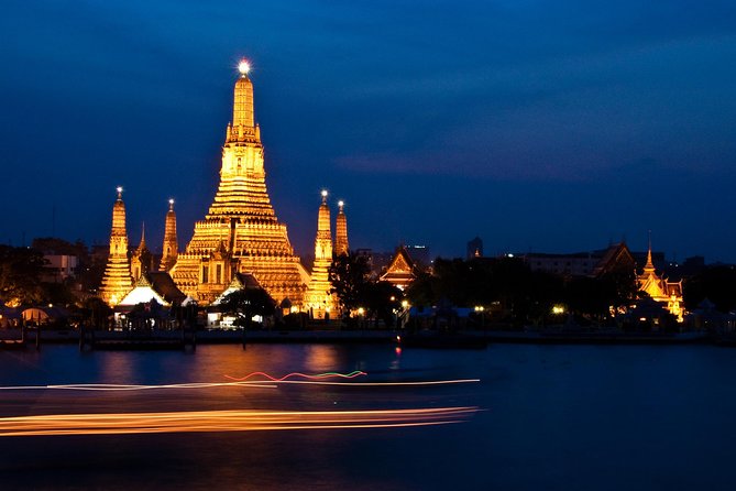 The White Orchid: Chao Phraya Dinner Cruise Experience - Landmark views: Grand Palace and Wat Arun from the Chao Phraya