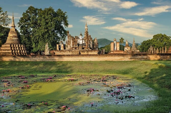 Three Temple Ayutthaya Tour with Scenic Boat Ride - Stop 3: Bueng Phra Ram Park for a calmer pause