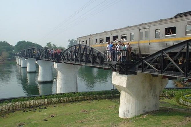 Three Temple Ayutthaya Tour with Scenic Boat Ride - Stop 5: Tuk-tuk to the pier and the Venice Ayothaya boat ride