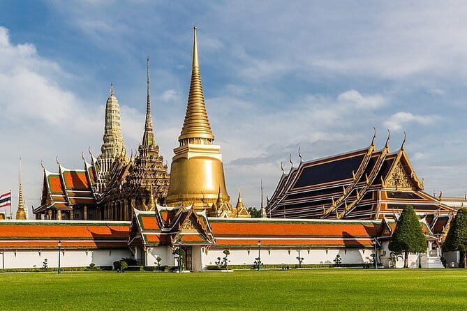 Three Temple Ayutthaya Tour with Scenic Boat Ride - Transfers, guides, and the included meal (the stuff that shapes the day)
