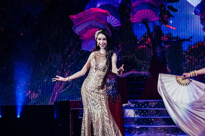 Tiffany’s Cabaret Show – Glamour and Spectacle - The after-show photo moment: fun for some, awkward for others