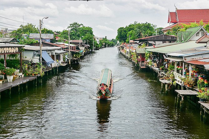 Timeless Thonburi Canal and Food Tour - A Temple Break in Talad Phlu: Food Pauses With Cultural Context