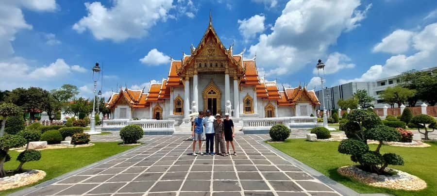 Top 3 Bangkok Temples Private Tour [with Wat Pho-UNESCO] - The Drive-By Highlights: Chinatown, Ananta Samakhom Throne Hall, Chitralada Palace
