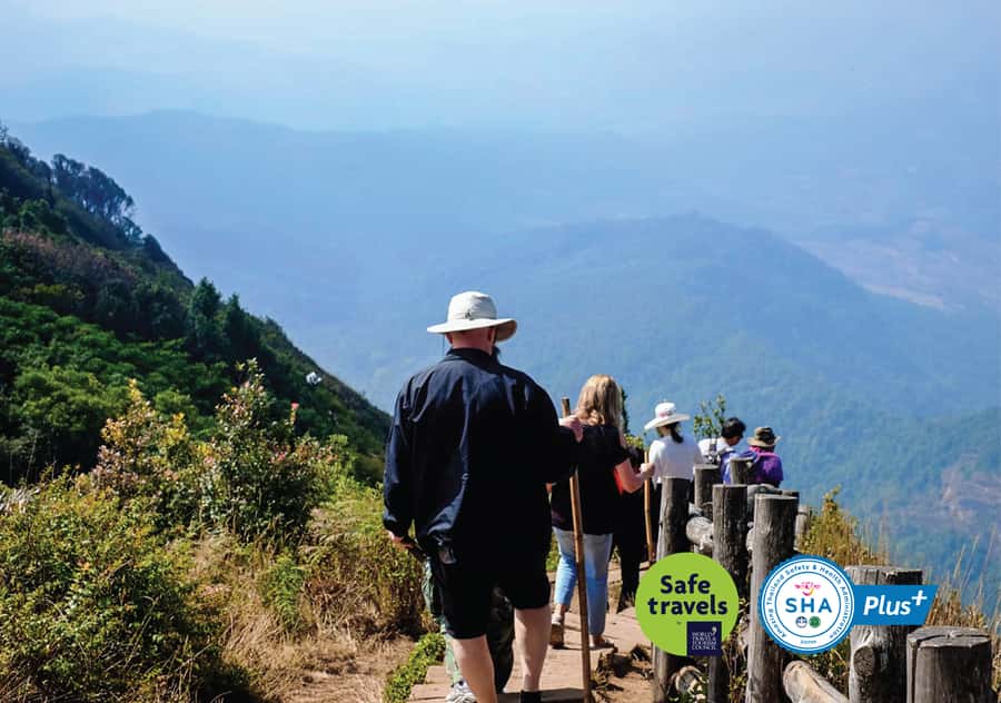 Tour with Hike in Kiew Mae Pan Natural Trail from Chiang Mai - Lunch at the Royal Project restaurant: more than a pause