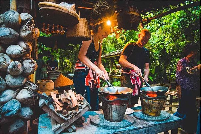 Traditional Northern Home Cooking Experience with Raunkaew Yanon Family - A homestyle cooking class rooted in Lanna living