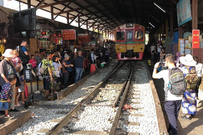 Train Market and Floating Market half day tour - Private tour value: why paying more can make your day better